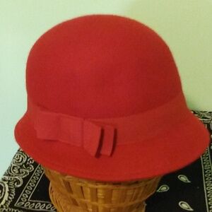 Red felt hat ladies L XL